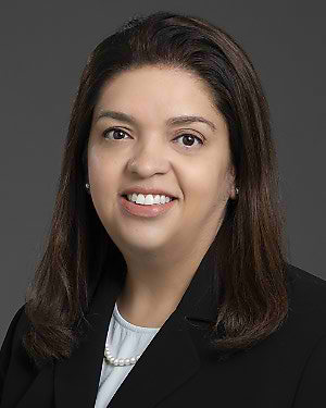 Rosalinda Alvarado, MD practices Surgery in Chicago and Oak Park