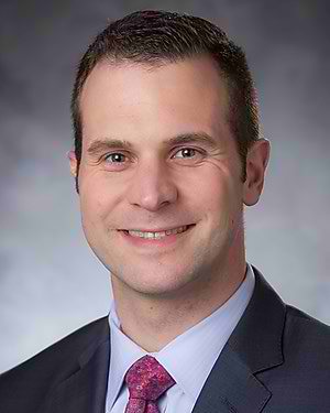 Vasili Karas, MD practices Orthopaedic Surgery in Chicago, Munster, and Naperville