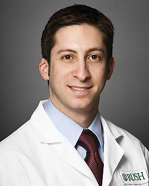 Zac B. Ravage, MD practices Ophthalmology in Glenview, Libertyville, and Skokie