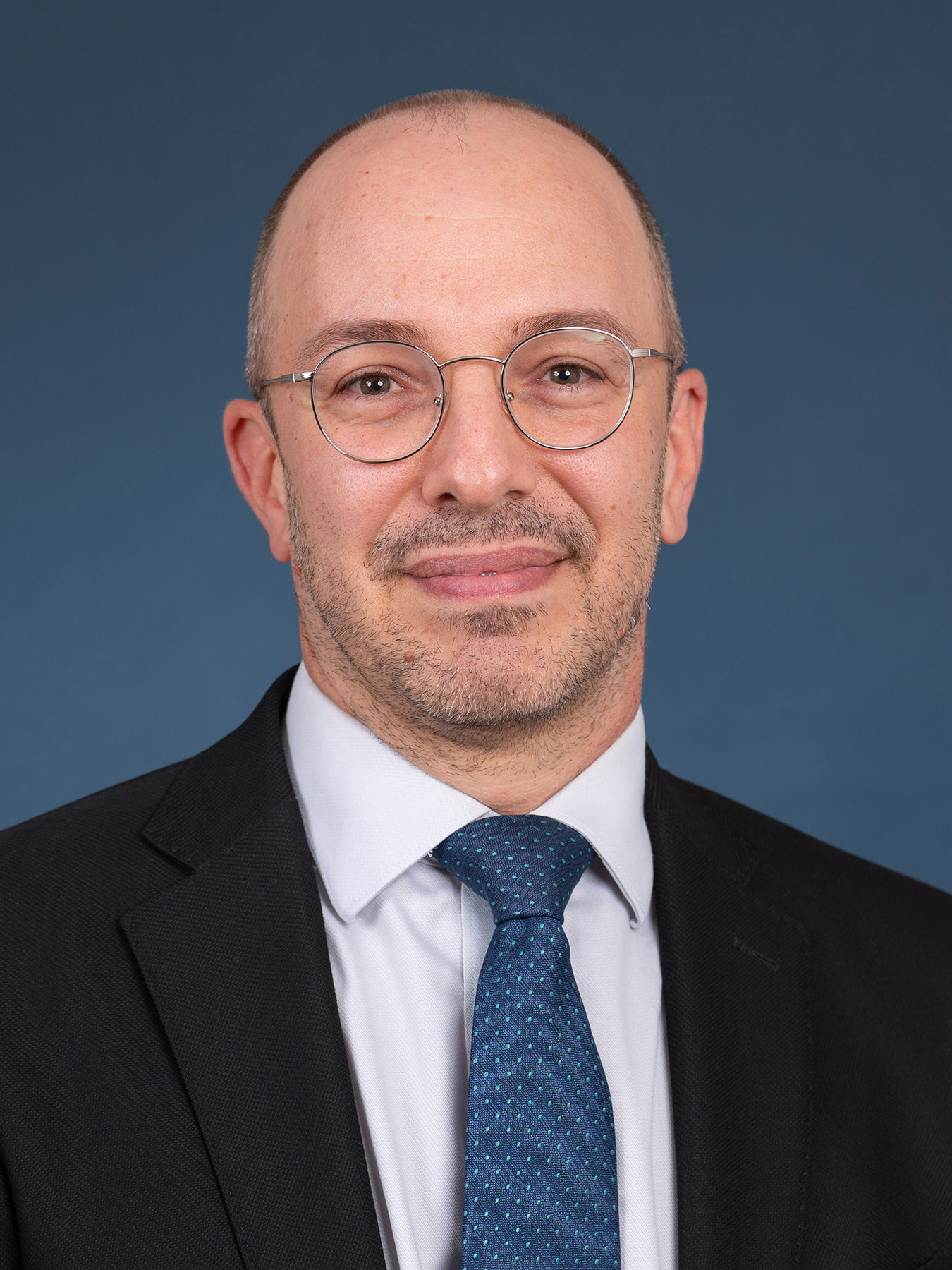 Shlomi Tapiero, MD practices Urology in Milford and Worcester